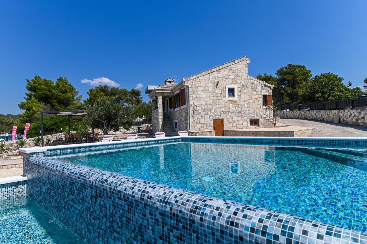 Villa Rudini With Heated Pool Округ Горни Екстериор снимка