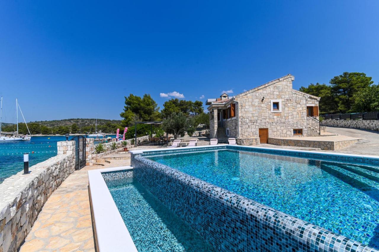 Villa Rudini With Heated Pool Округ Горни Екстериор снимка
