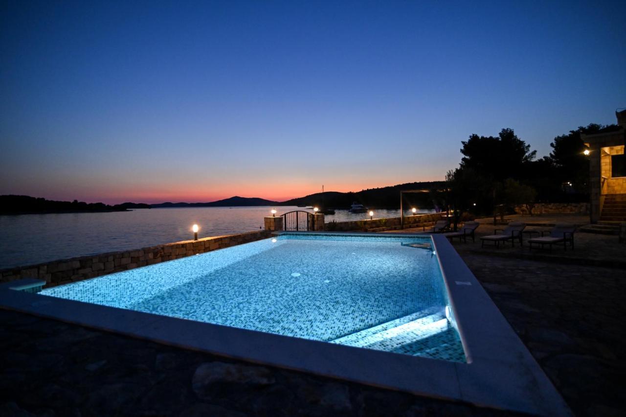 Villa Rudini With Heated Pool Округ Горни Екстериор снимка