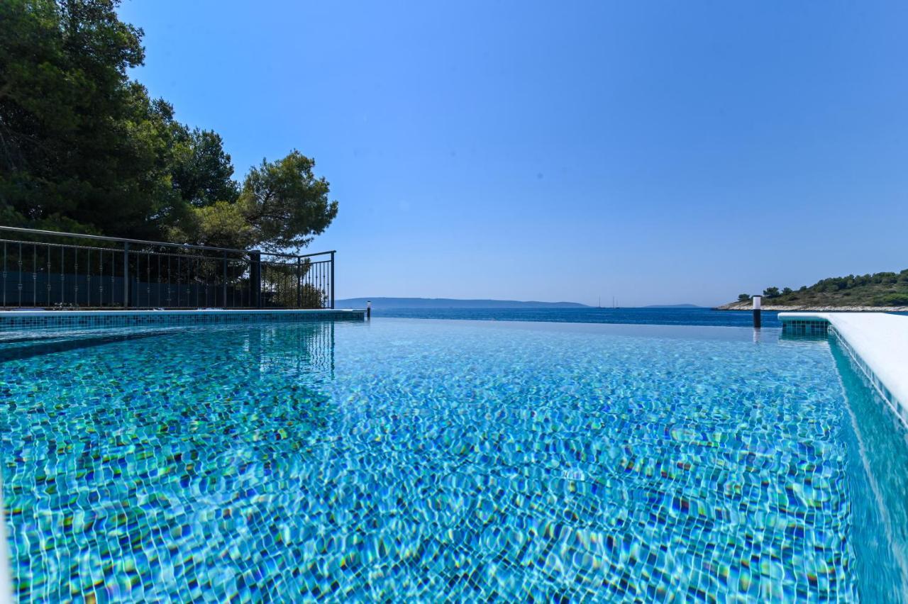 Villa Rudini With Heated Pool Округ Горни Екстериор снимка