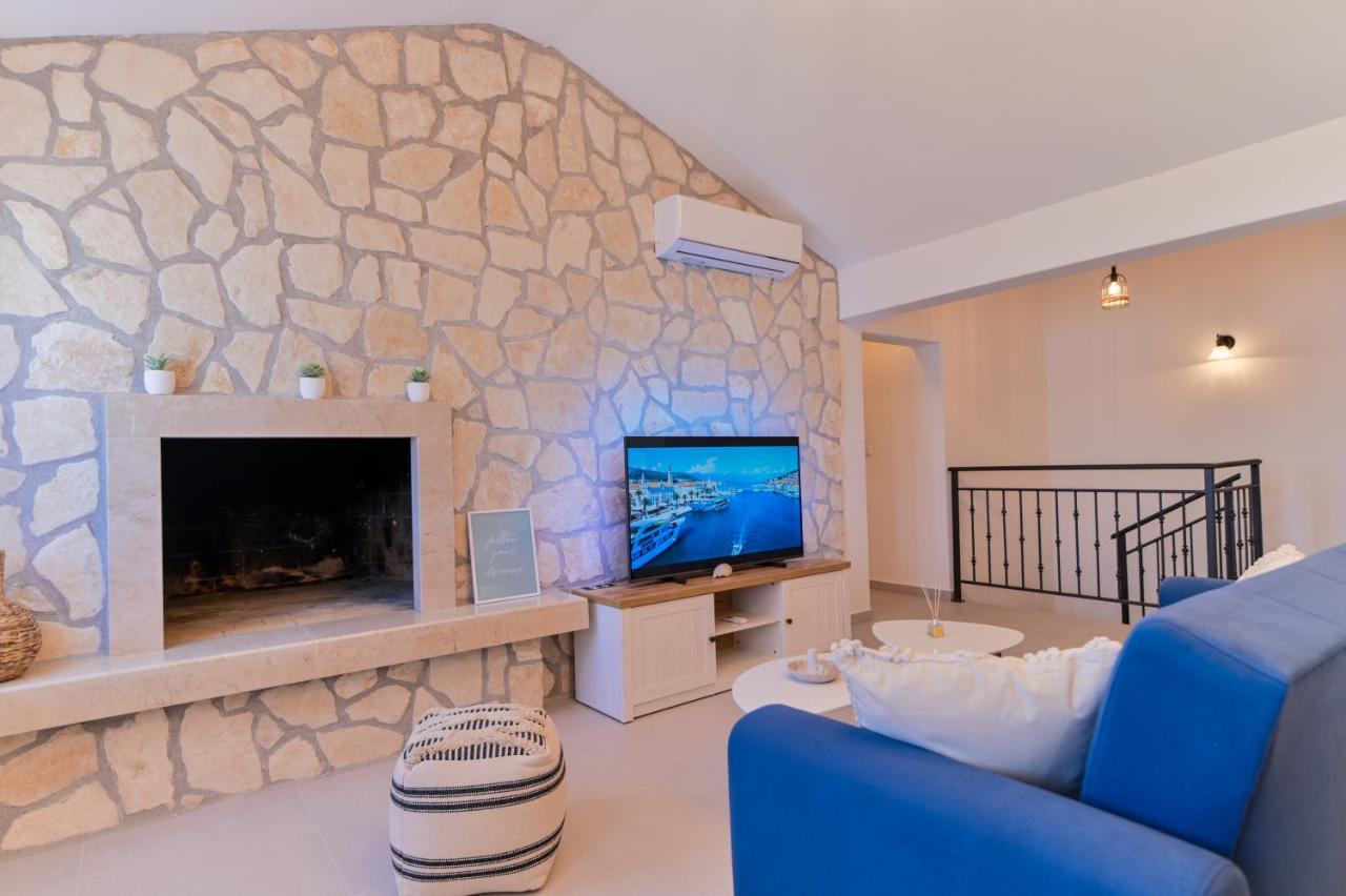Villa Rudini With Heated Pool Округ Горни Екстериор снимка