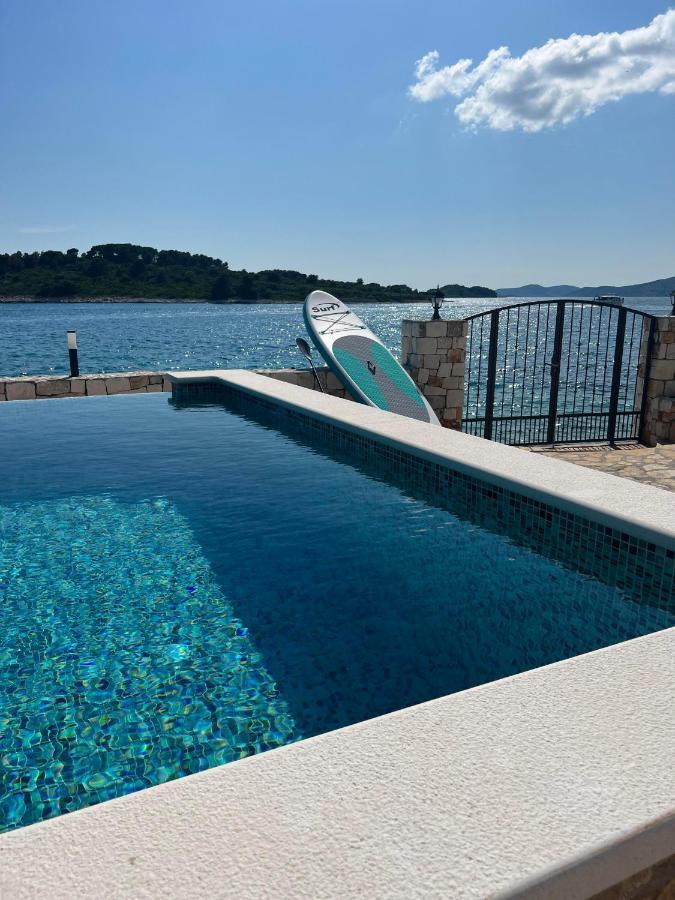 Villa Rudini With Heated Pool Округ Горни Екстериор снимка